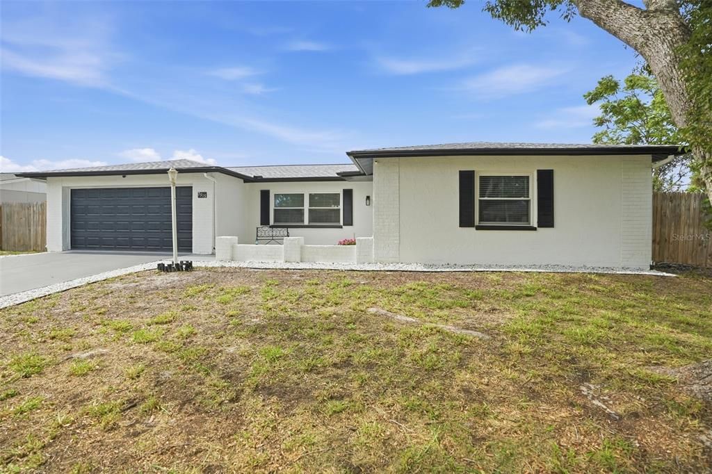 For Sale: $325,000 (3 beds, 2 baths, 1813 Square Feet)