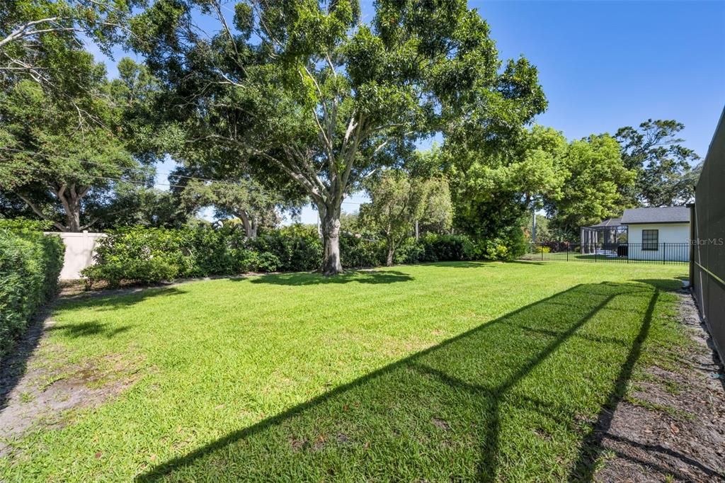 Activo con contrato: $990,000 (4 camas, 3 baños, 2704 Pies cuadrados)
