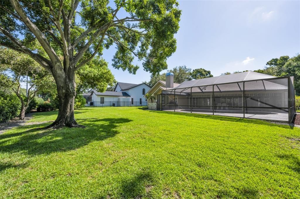 Activo con contrato: $990,000 (4 camas, 3 baños, 2704 Pies cuadrados)