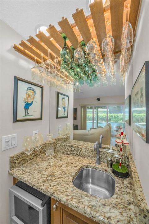 Activo con contrato: $990,000 (4 camas, 3 baños, 2704 Pies cuadrados)
