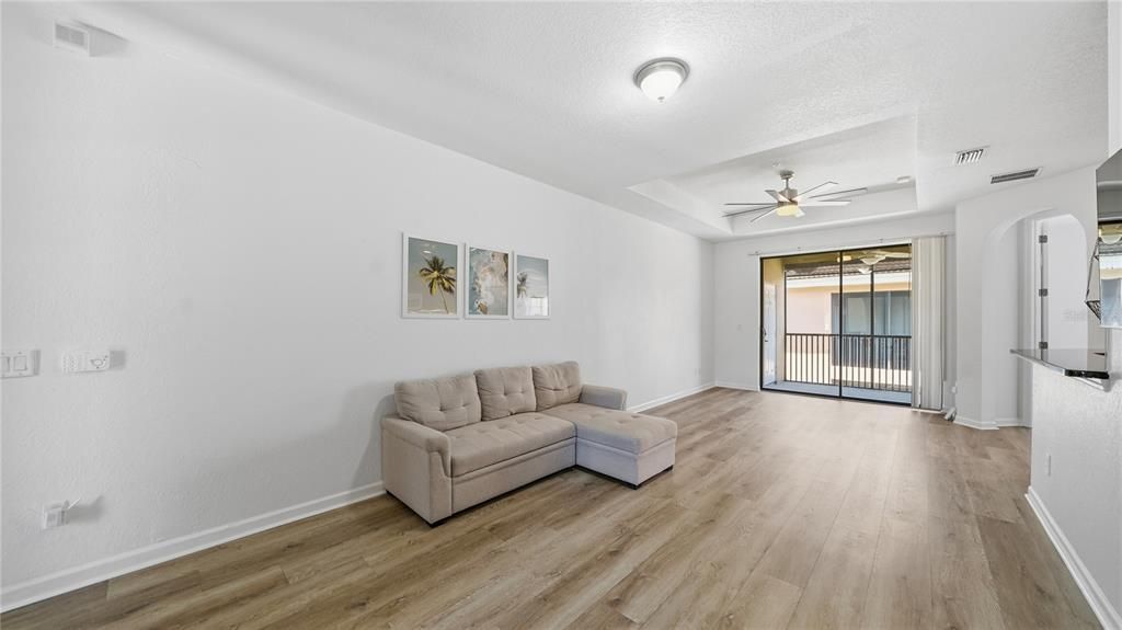 For Sale: $215,000 (2 beds, 2 baths, 1278 Square Feet)
