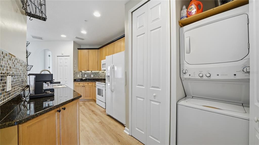For Sale: $215,000 (2 beds, 2 baths, 1278 Square Feet)
