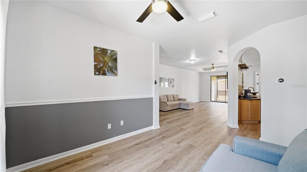 For Sale: $215,000 (2 beds, 2 baths, 1278 Square Feet)