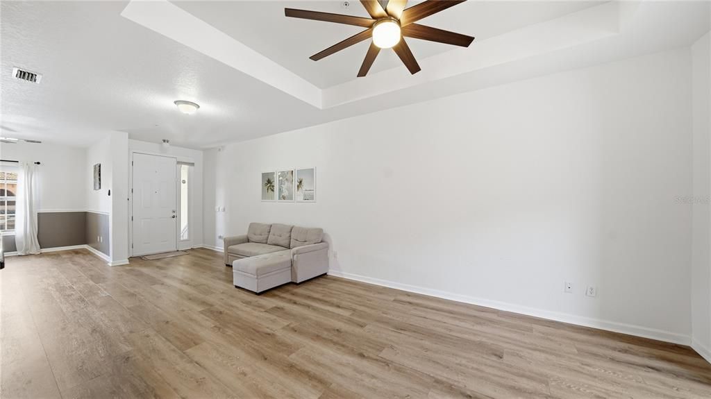 For Sale: $215,000 (2 beds, 2 baths, 1278 Square Feet)