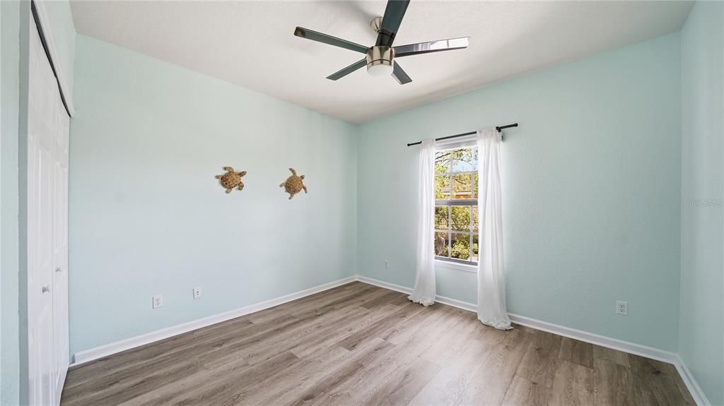 For Sale: $215,000 (2 beds, 2 baths, 1278 Square Feet)