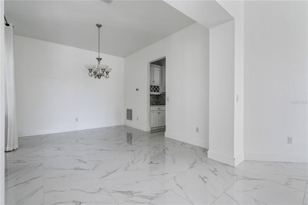 На продажу: $950,000 (5 спален, 4 ванн, 3377 Квадратных фут)