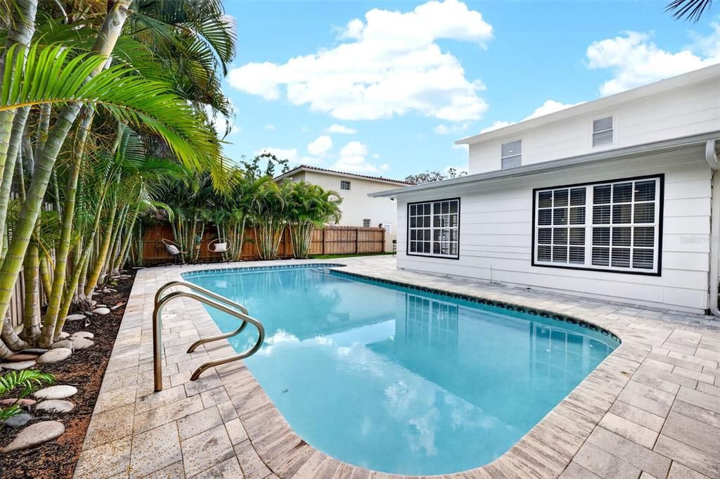 For Sale: $1,050,000 (3 beds, 2 baths, 1948 Square Feet)