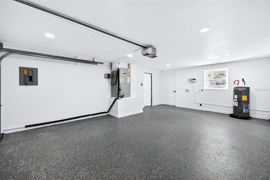 For Sale: $1,050,000 (3 beds, 2 baths, 1948 Square Feet)