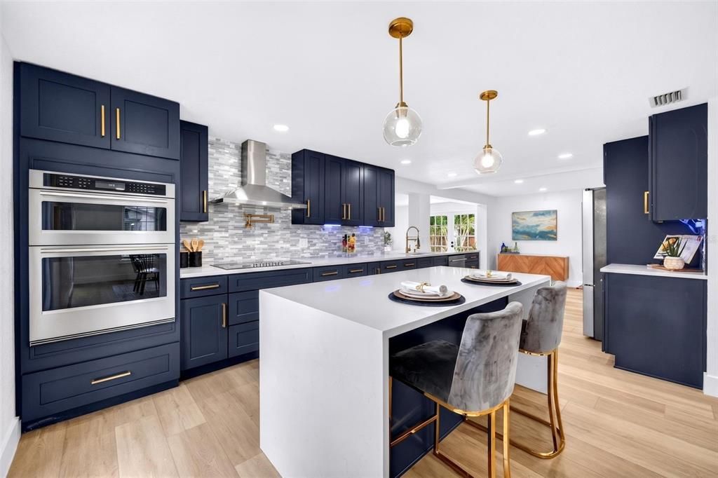 For Sale: $1,050,000 (3 beds, 2 baths, 1948 Square Feet)
