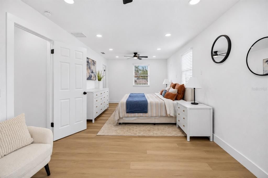For Sale: $1,050,000 (3 beds, 2 baths, 1948 Square Feet)