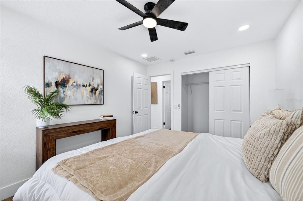 For Sale: $1,050,000 (3 beds, 2 baths, 1948 Square Feet)