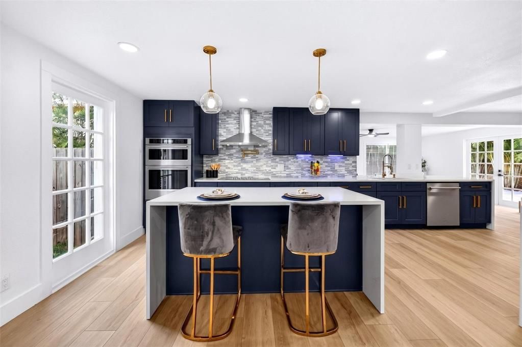 For Sale: $1,050,000 (3 beds, 2 baths, 1948 Square Feet)
