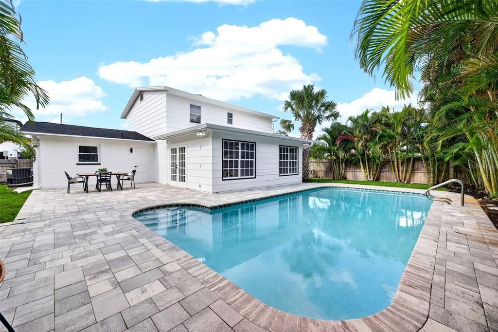 For Sale: $1,050,000 (3 beds, 2 baths, 1948 Square Feet)