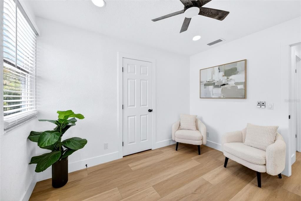 For Sale: $1,050,000 (3 beds, 2 baths, 1948 Square Feet)