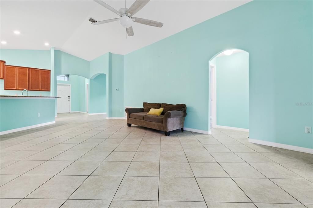 For Sale: $320,000 (4 beds, 3 baths, 1908 Square Feet)