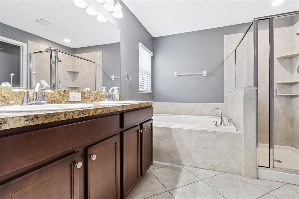 For Sale: $320,000 (4 beds, 3 baths, 1908 Square Feet)