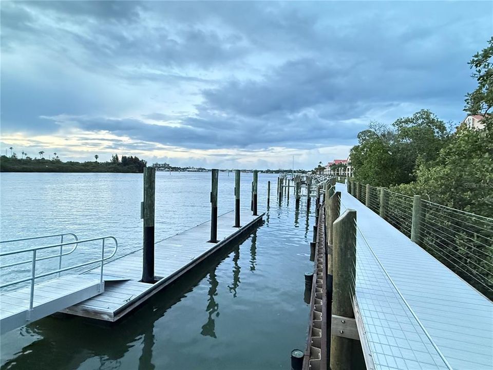En Venta: $399,000 (2 camas, 2 baños, 1120 Pies cuadrados)