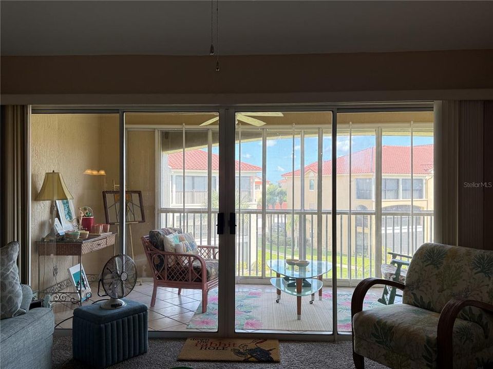 En Venta: $399,000 (2 camas, 2 baños, 1120 Pies cuadrados)
