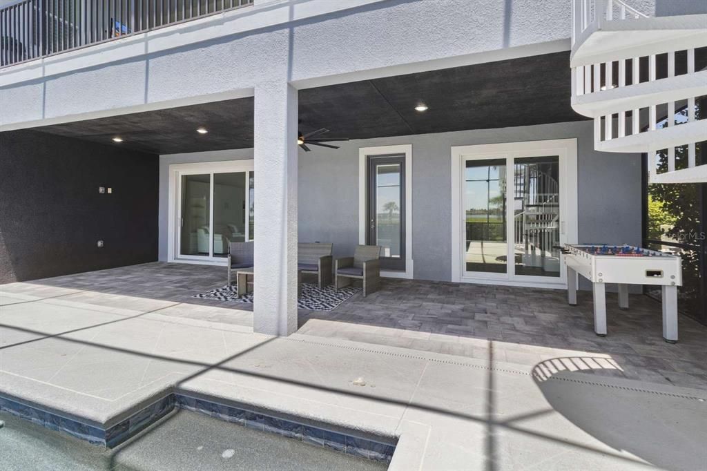 For Sale: $1,439,000 (3 beds, 3 baths, 3945 Square Feet)