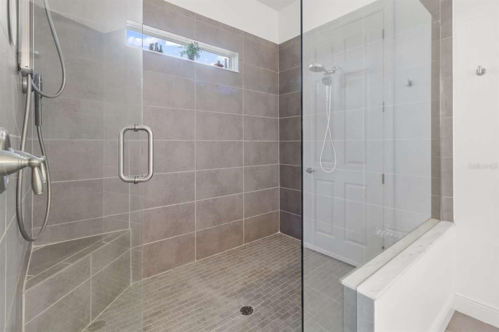 For Sale: $1,439,000 (3 beds, 3 baths, 3945 Square Feet)