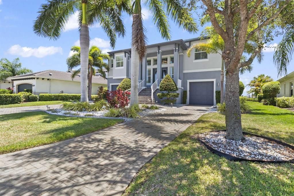 For Sale: $1,439,000 (3 beds, 3 baths, 3945 Square Feet)