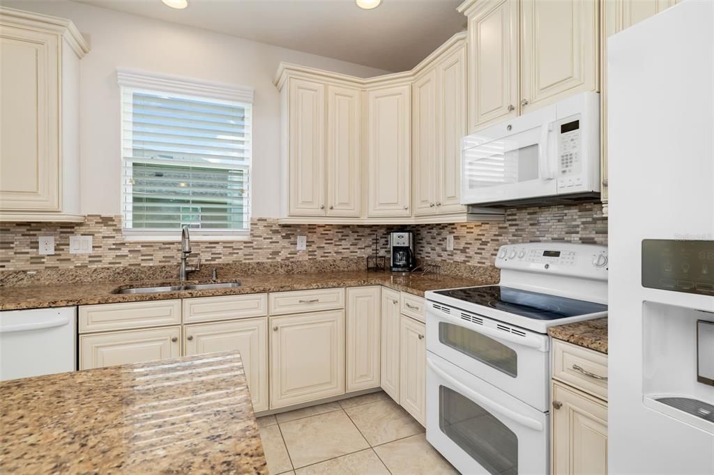 For Sale: $500,000 (4 beds, 2 baths, 1843 Square Feet)