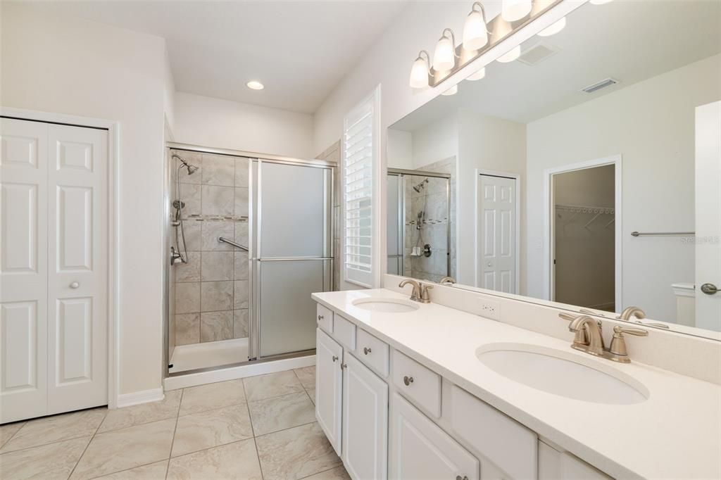 For Sale: $500,000 (4 beds, 2 baths, 1843 Square Feet)