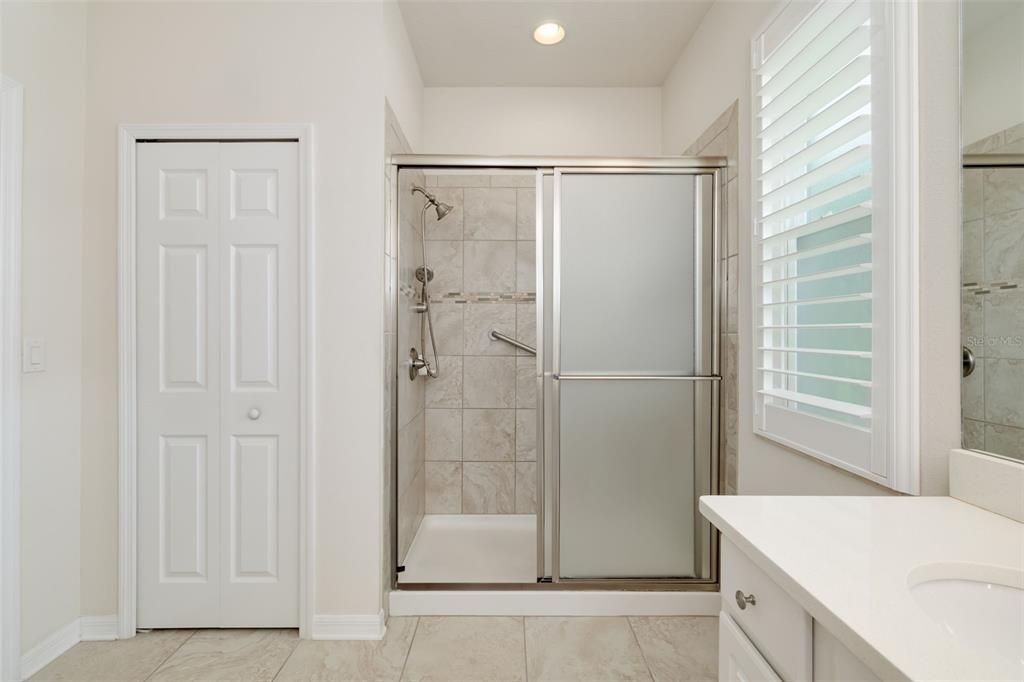 For Sale: $500,000 (4 beds, 2 baths, 1843 Square Feet)