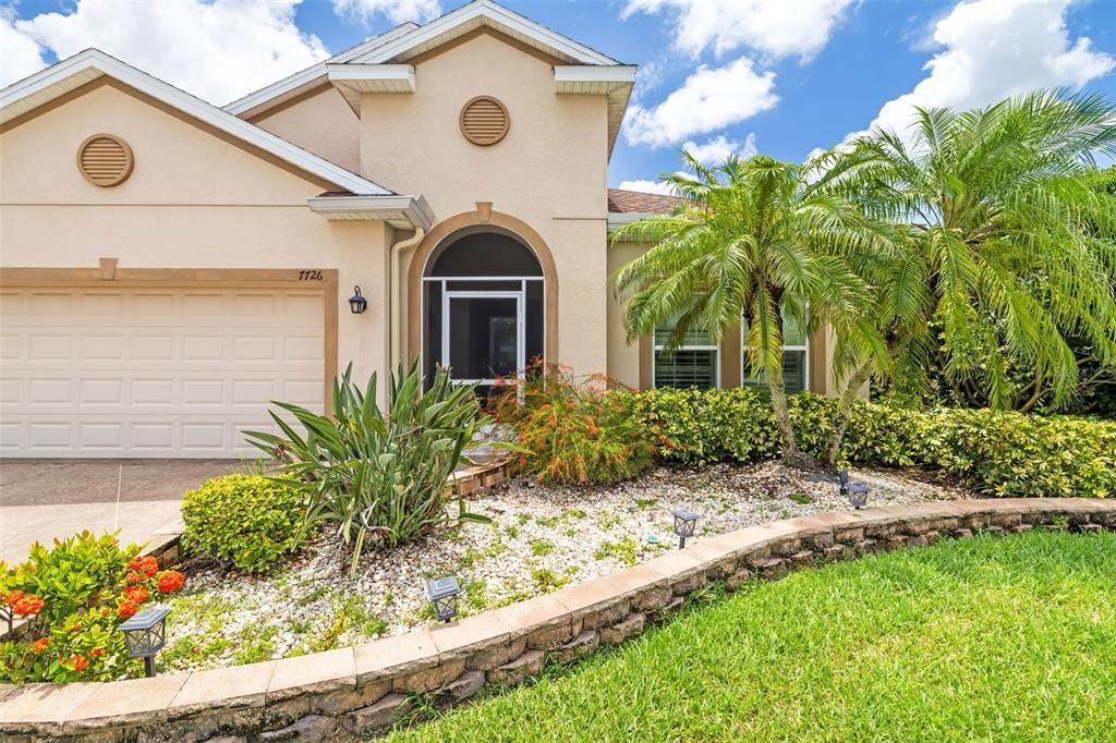 For Sale: $500,000 (4 beds, 2 baths, 1843 Square Feet)