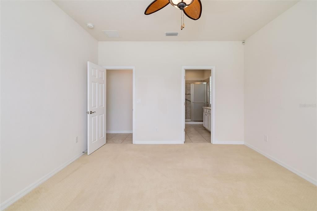 For Sale: $500,000 (4 beds, 2 baths, 1843 Square Feet)