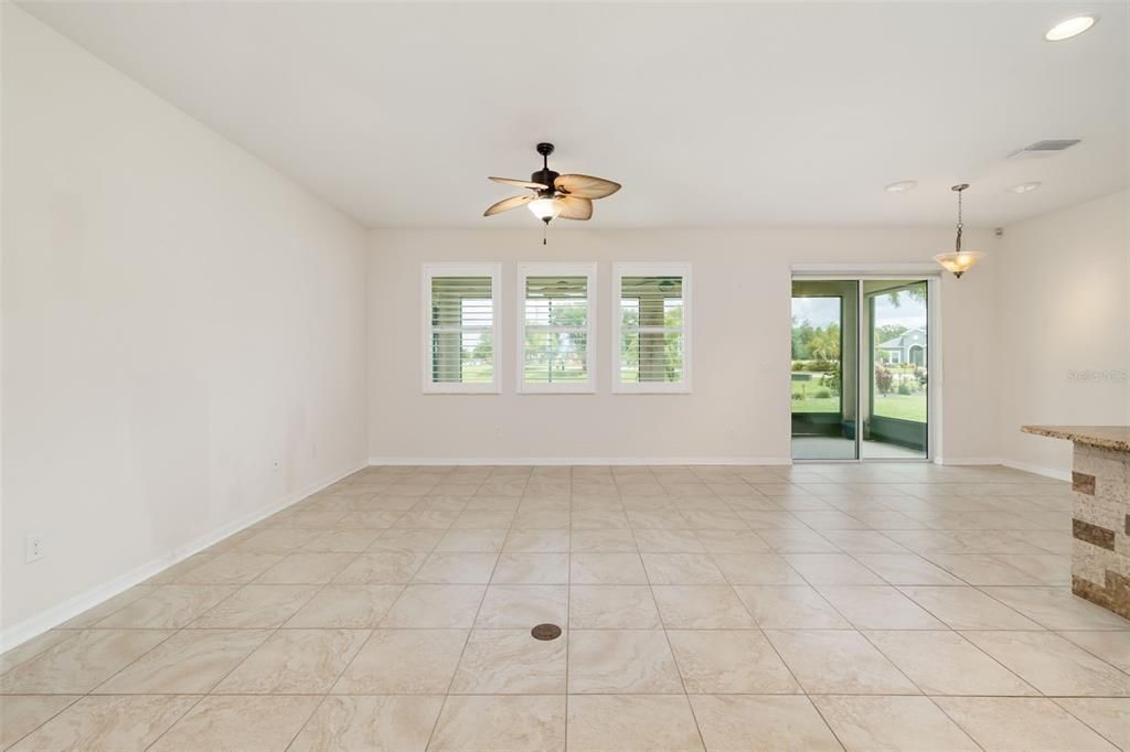For Sale: $500,000 (4 beds, 2 baths, 1843 Square Feet)