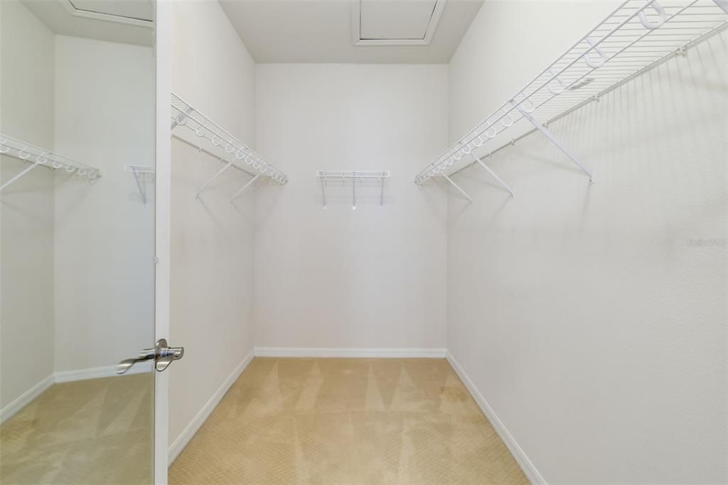 For Sale: $500,000 (4 beds, 2 baths, 1843 Square Feet)