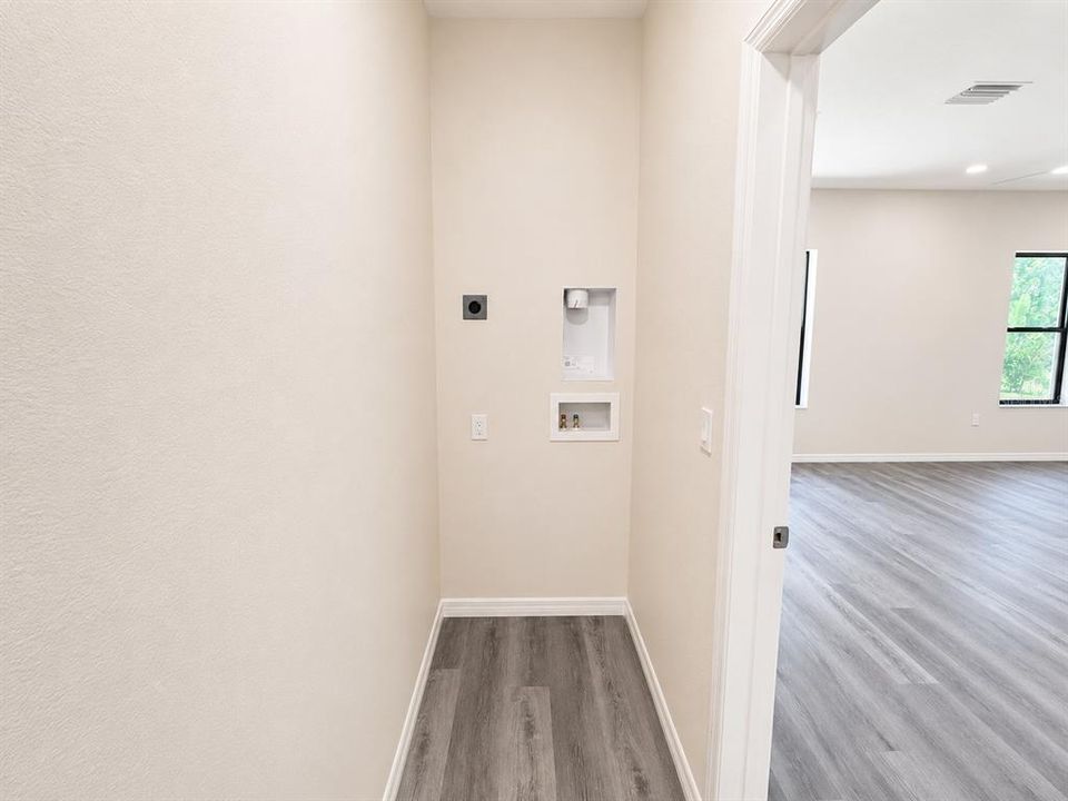 En Venta: $325,000 (3 camas, 2 baños, 1918 Pies cuadrados)