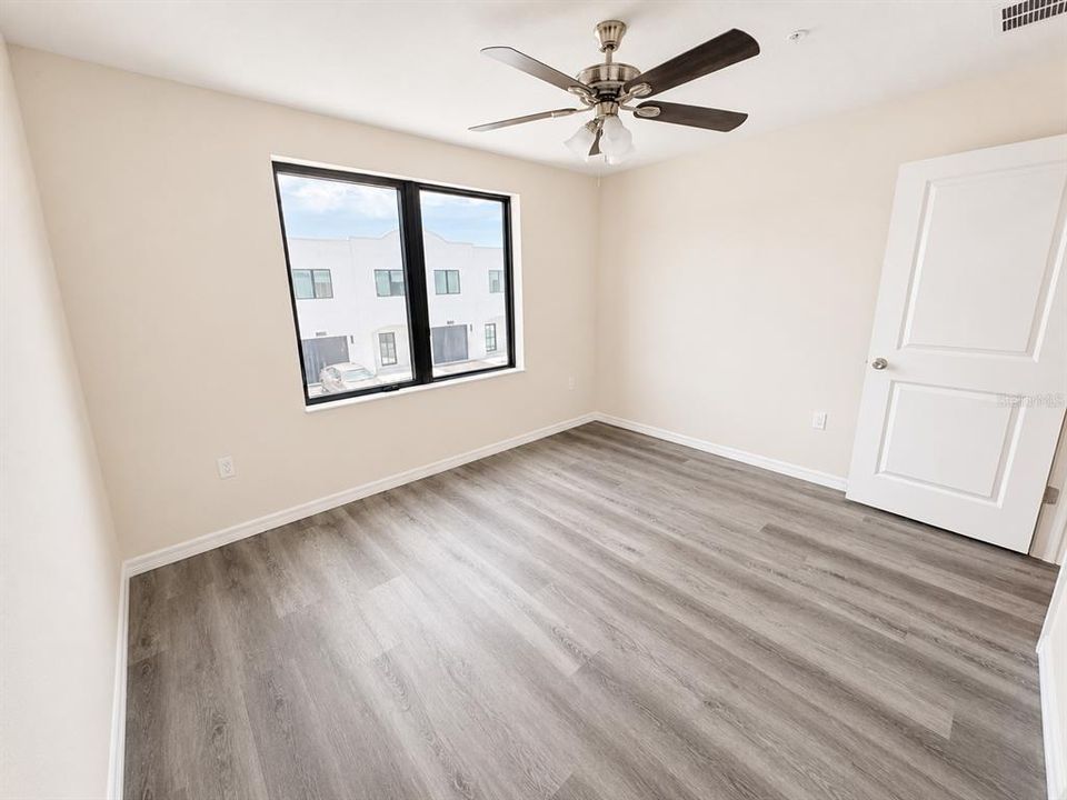 En Venta: $325,000 (3 camas, 2 baños, 1918 Pies cuadrados)