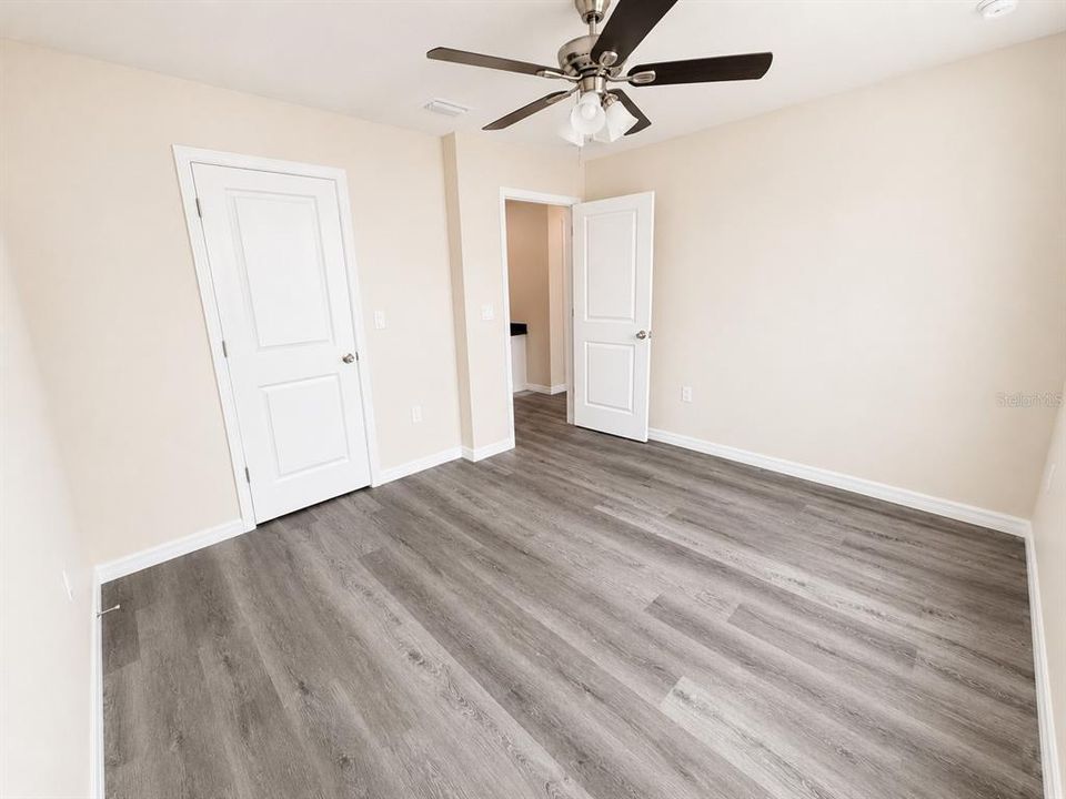 En Venta: $325,000 (3 camas, 2 baños, 1918 Pies cuadrados)