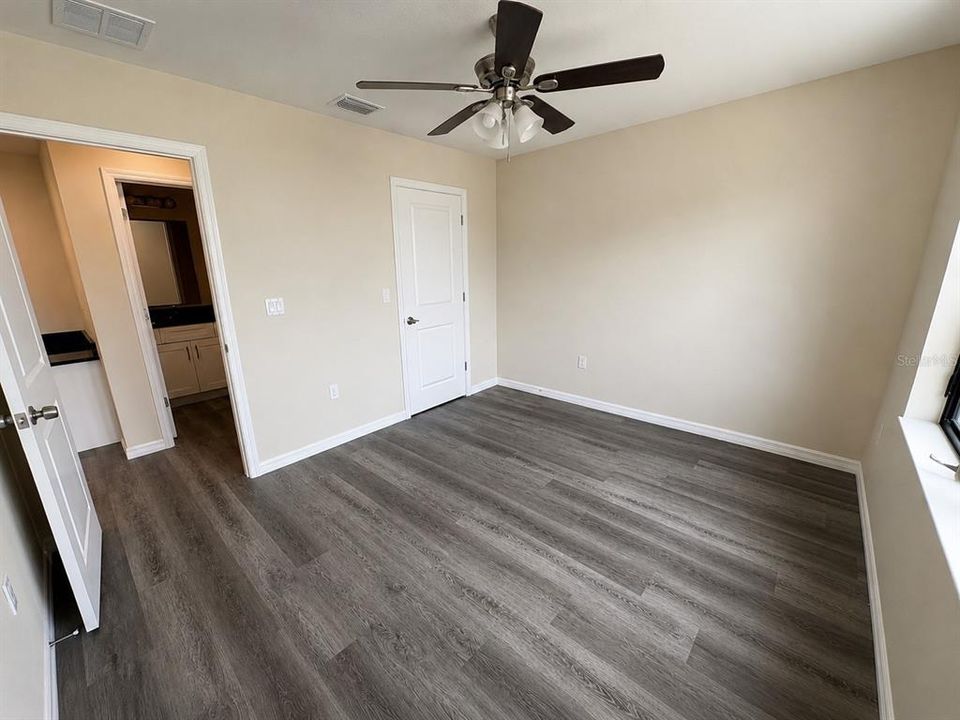 En Venta: $325,000 (3 camas, 2 baños, 1918 Pies cuadrados)