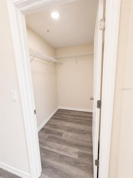 En Venta: $325,000 (3 camas, 2 baños, 1918 Pies cuadrados)