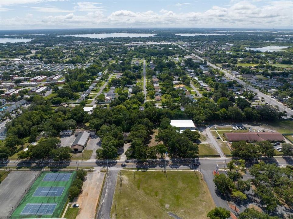 На продажу: $599,000 (0.86 acres)