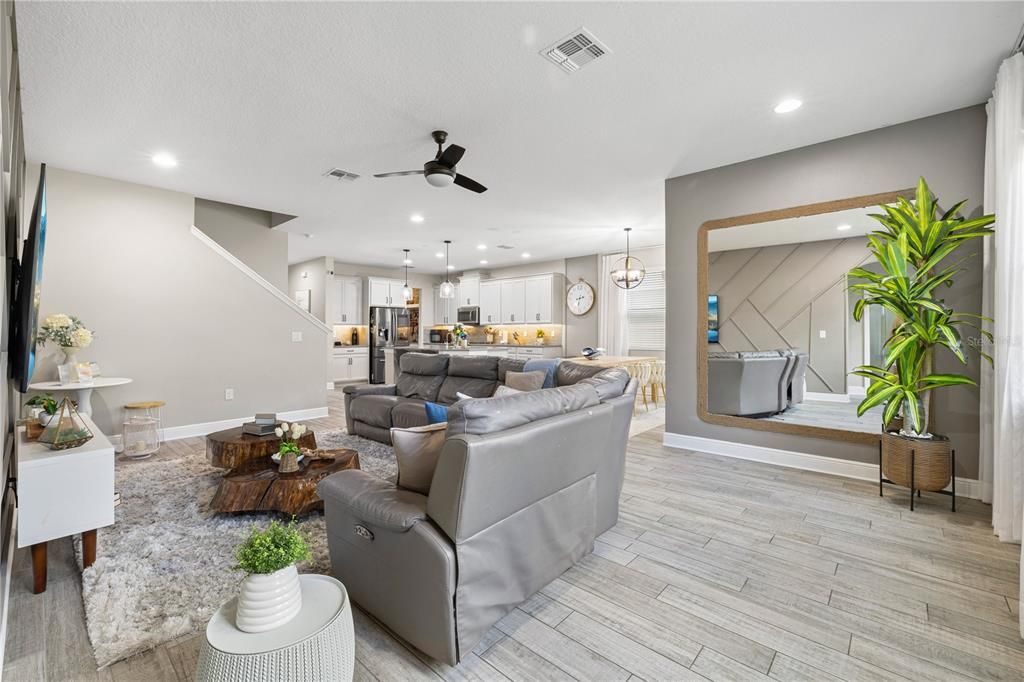 En Venta: $759,000 (5 camas, 4 baños, 3556 Pies cuadrados)