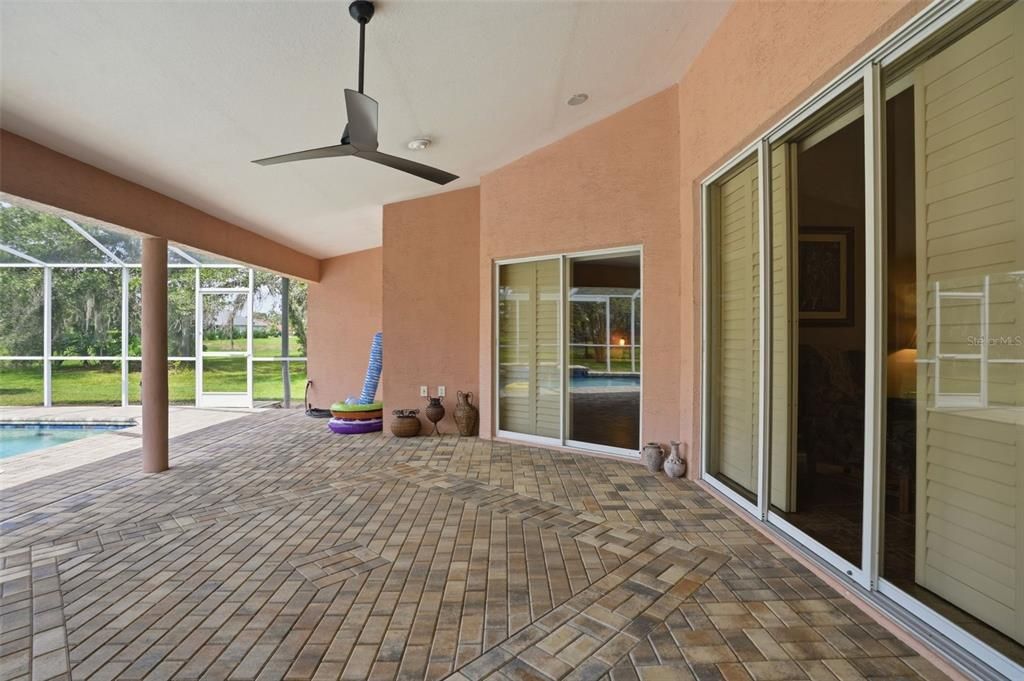 For Sale: $449,000 (3 beds, 2 baths, 2240 Square Feet)