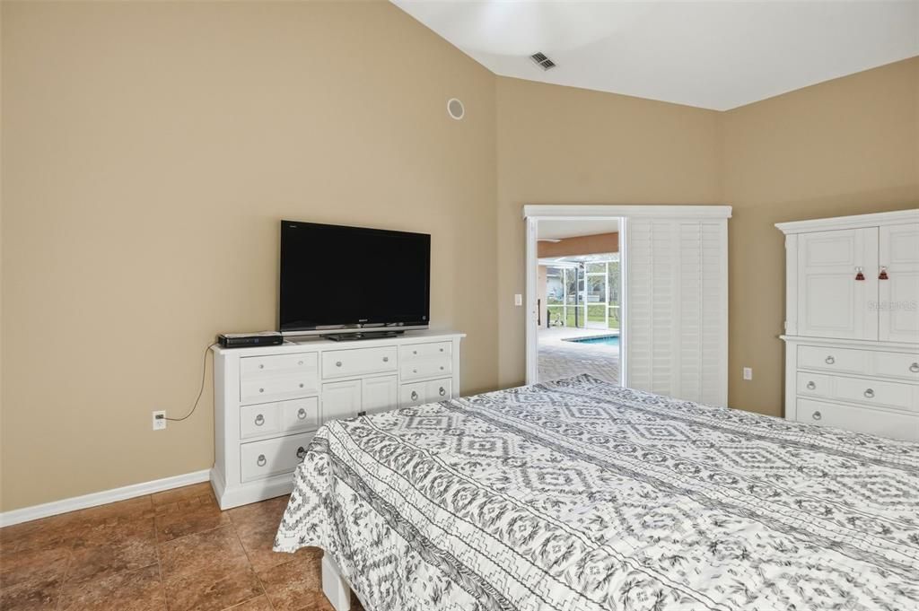 For Sale: $449,000 (3 beds, 2 baths, 2240 Square Feet)