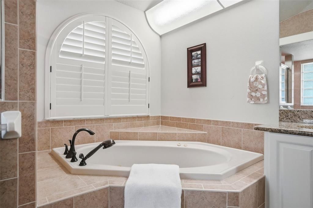 For Sale: $449,000 (3 beds, 2 baths, 2240 Square Feet)