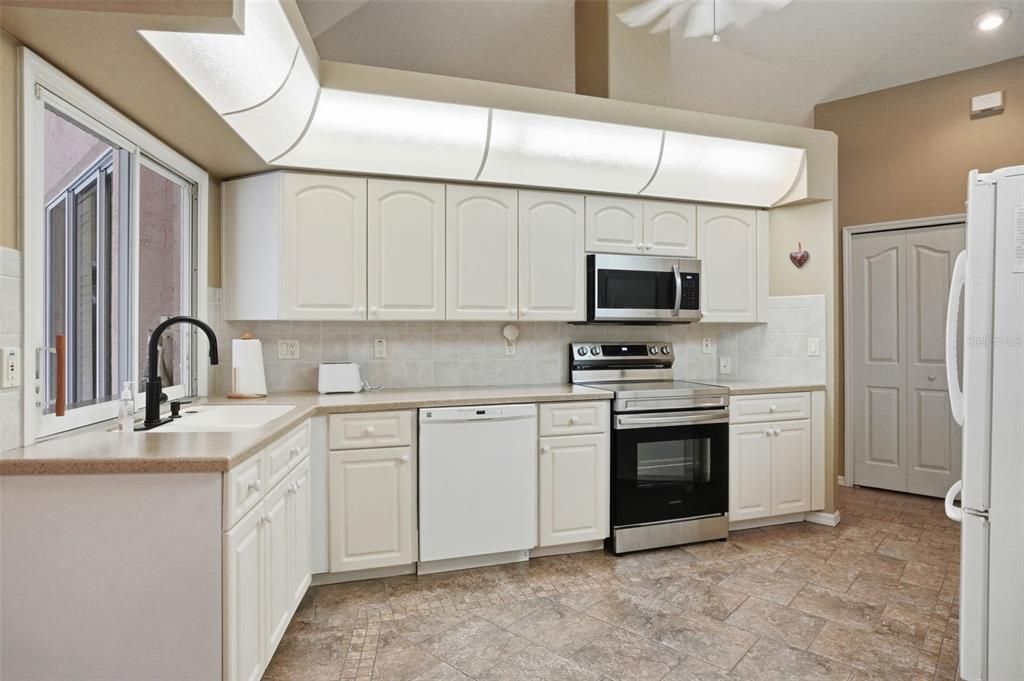 For Sale: $449,000 (3 beds, 2 baths, 2240 Square Feet)