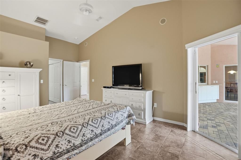 For Sale: $449,000 (3 beds, 2 baths, 2240 Square Feet)