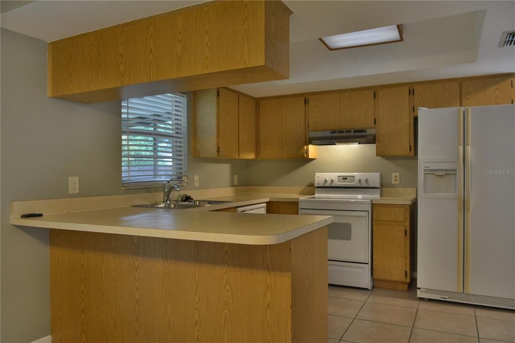 For Rent: $2,000 (3 beds, 2 baths, 1192 Square Feet)