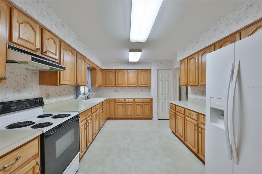 For Sale: $524,900 (3 beds, 2 baths, 1676 Square Feet)