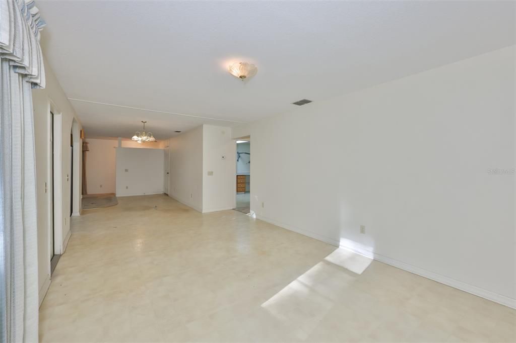 For Sale: $524,900 (3 beds, 2 baths, 1676 Square Feet)
