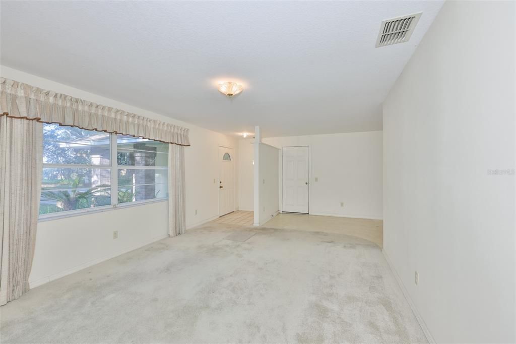 For Sale: $524,900 (3 beds, 2 baths, 1676 Square Feet)