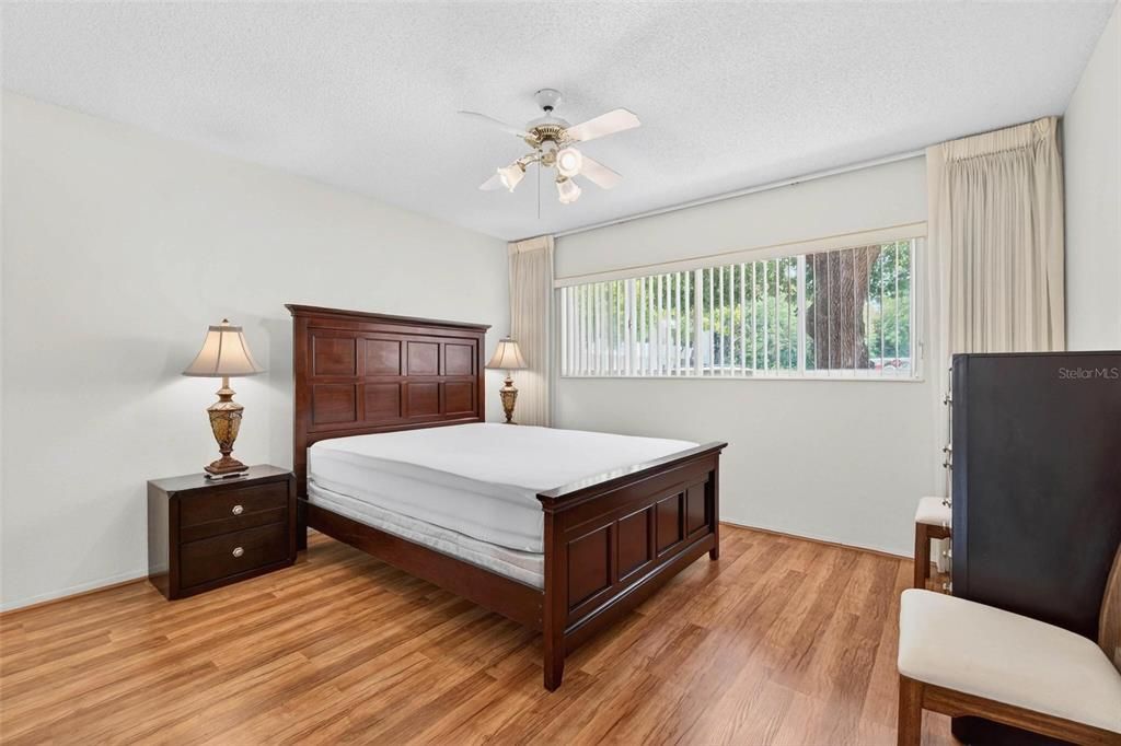 В аренду: $1,700 (2 спален, 2 ванн, 1360 Квадратных фут)
