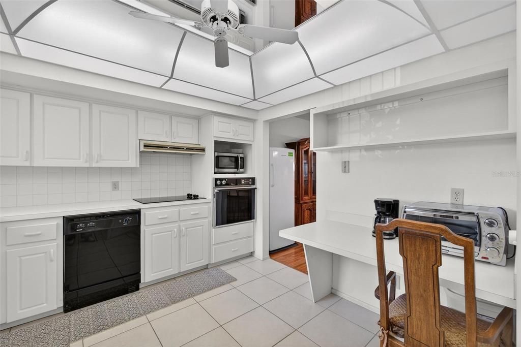 В аренду: $1,700 (2 спален, 2 ванн, 1360 Квадратных фут)